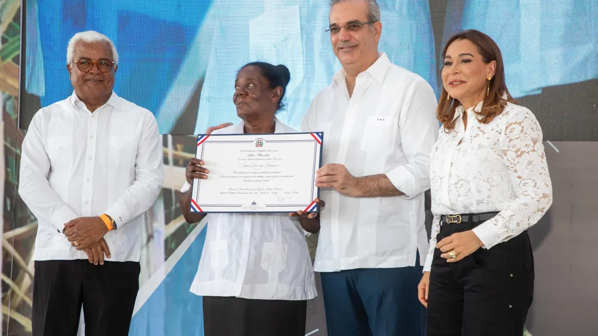 Abinader reconoce colonos y reitera compromiso con modernización del sector cañero