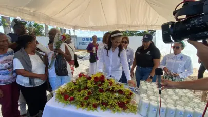Alcaldesa Betty Gerónimo recorre cementerios de Santo Domingo Norte en el Día de las Madres