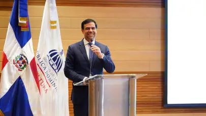 Roberto Ángel expone en Santiago el alcance de “El Poder de las Buenas Palabras”