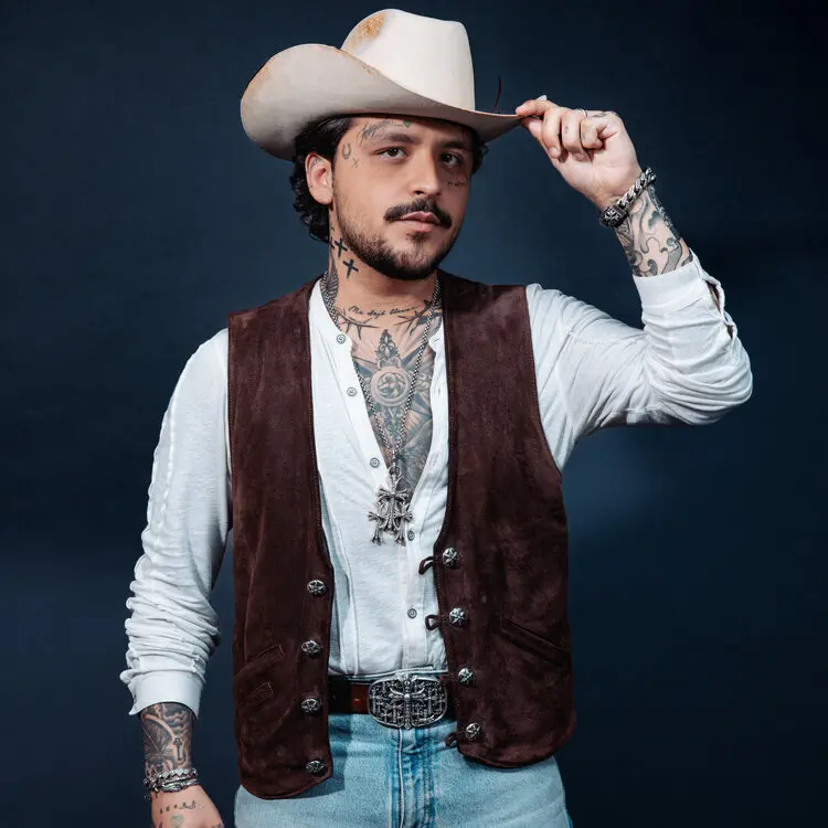 Christian Nodal abre preventa exclusiva con descuento especial para clientes VISA