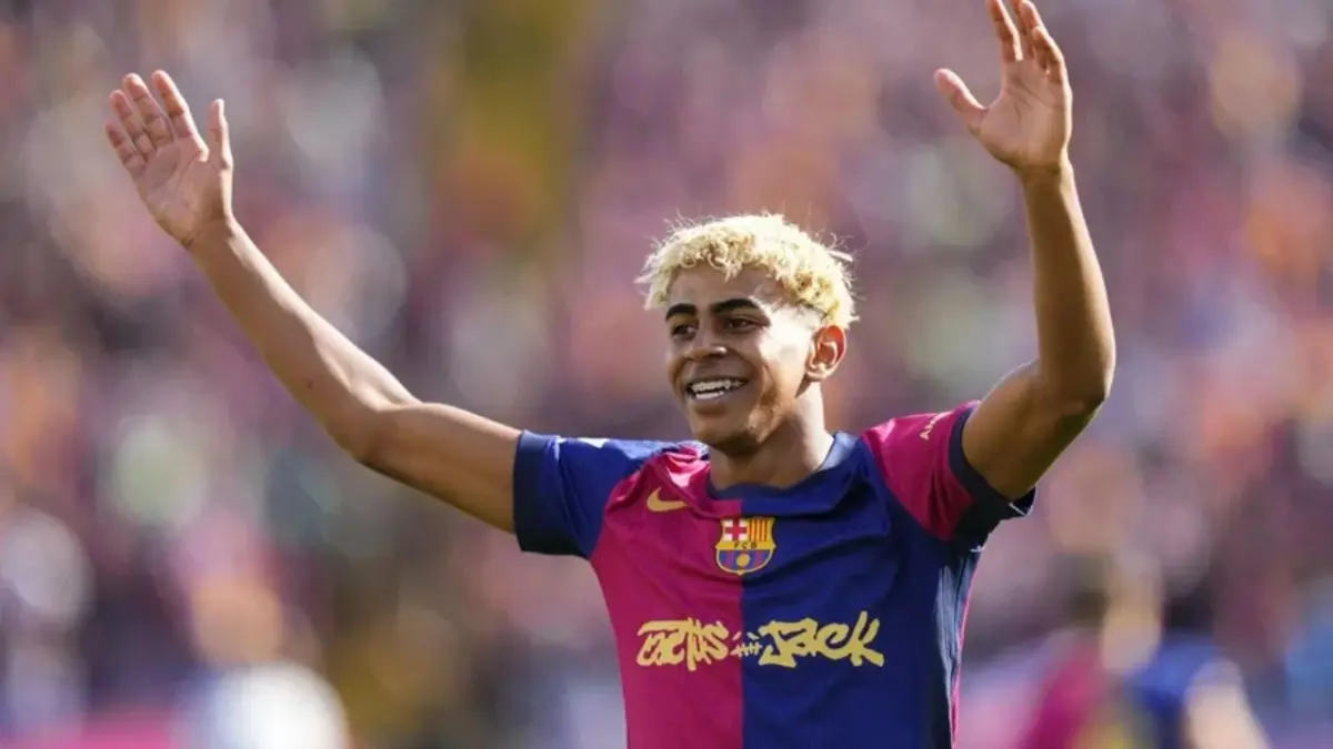 Lamine Yamal amplía su contrato con el Barcelona hasta 2031