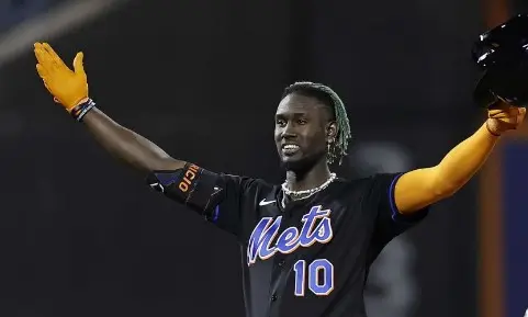 Los Mets de Nueva York suben al versátil Ronny Mauricio