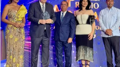 Hasbun agradece reconocimiento y lo dedica a su familia: "Nuestro compromiso siempre ser&aacute; con la verdad y con construir una mejor sociedad"