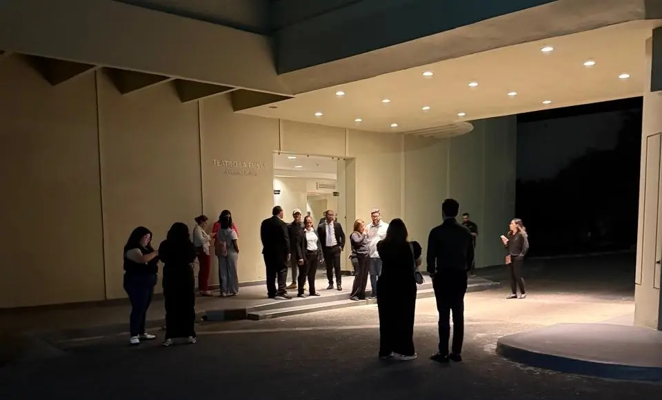 Fans llegan al concierto de Jesse & Joy sin saber que había sido cancelado