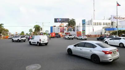 Gobierno anuncia restricciones de giro a la izquierda en 30 intersecciones