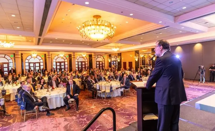 Expresidente de España aboga por reforzar los lazos entre España y América Latina, incluyendo a Puerto Rico