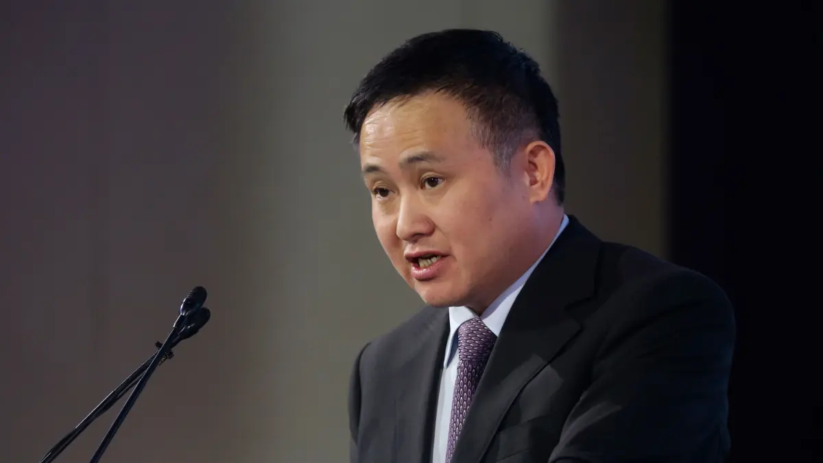 El gobernador Banco Popular de China aboga por profundizar la cooperación con el BCE