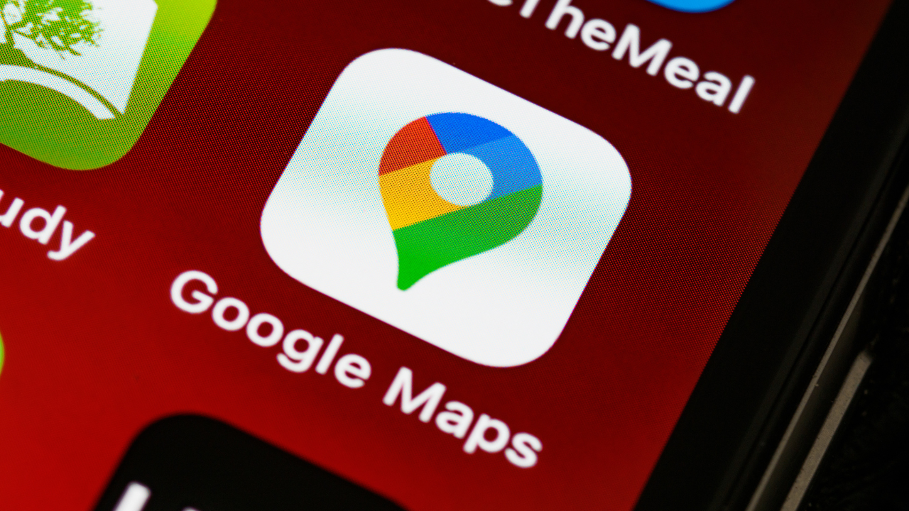 Icono de la aplicación Google Maps en pantalla móvil