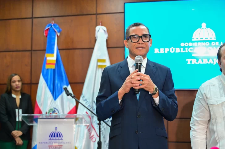 Ministro de Trabajo afirma escalonamiento de horarios requiere apoyo del sector privado
