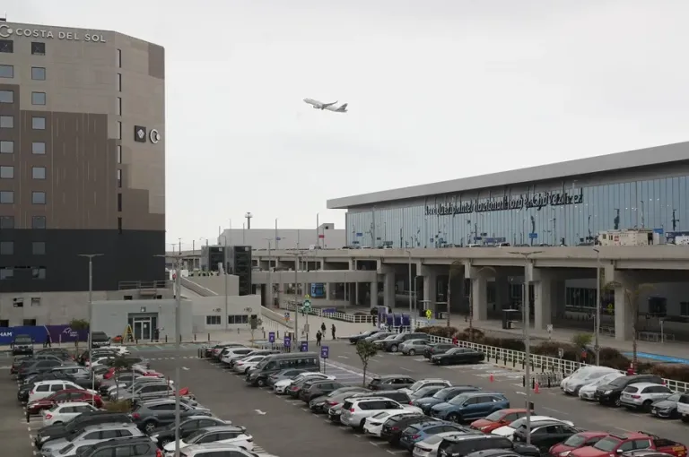 El nuevo aeropuerto de Lima canceló 20 vuelos por problemas en el suministro de combustible