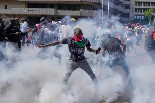 Las autoridades de Kenia ordenan a televisiones y radios que dejen de cubrir las protestas