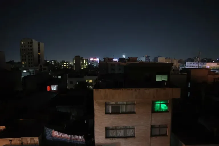 Varios medios de Irán reportan nuevas explosiones en Teherán