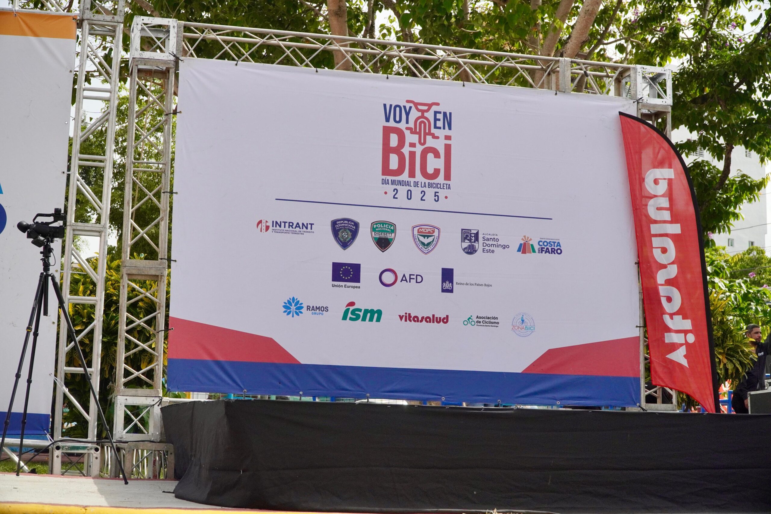 Cartel de evento Día Mundial de la Bicicleta 2025