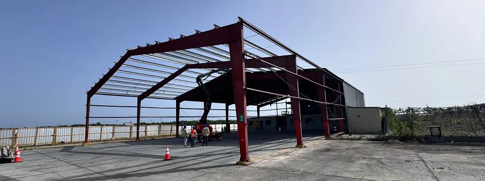 Inician demoliciones de edificios para la construcción de una nueva terminal en el AILA