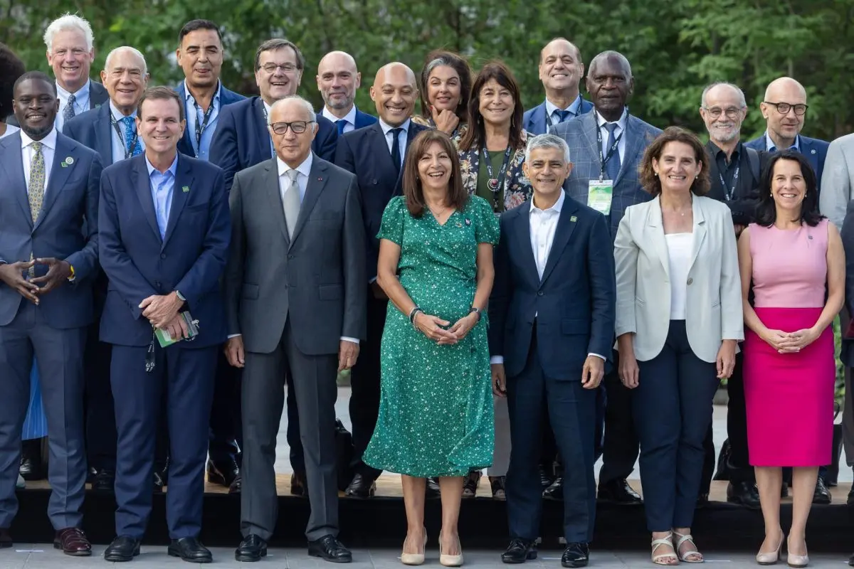 Alcaldes del mundo celebran 10 años de Acuerdo de París que evitó una crisis descontrolada