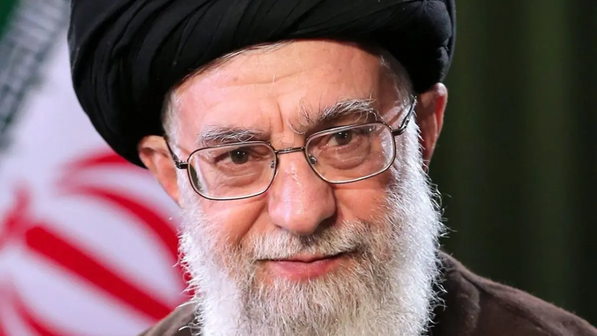 Líder supremo de Irán amenaza con volver a bombardear bases de EEUU si su país es atacado