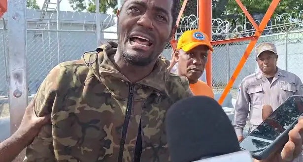 Hombre sube a antena en Piedra Blanca tras denunciar amenazas de muerte de un policía en El Seibo