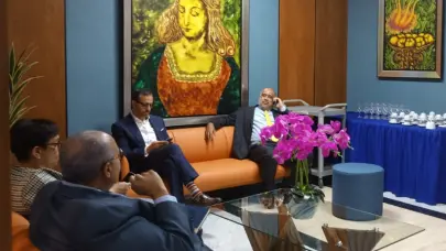 Antonio Espaillat acude a la Procuradur&iacute;a con sus abogados