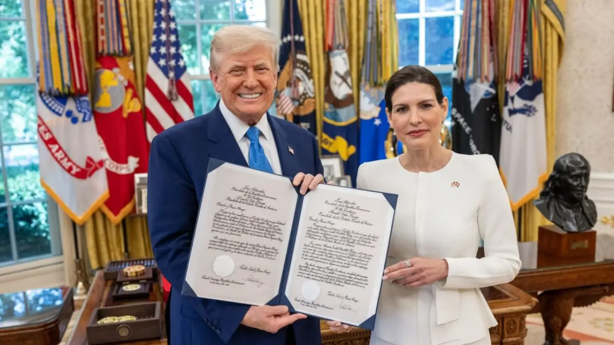 Embajadora María Isabel Castillo Báez presenta cartas credenciales al presidente Donald Trump
