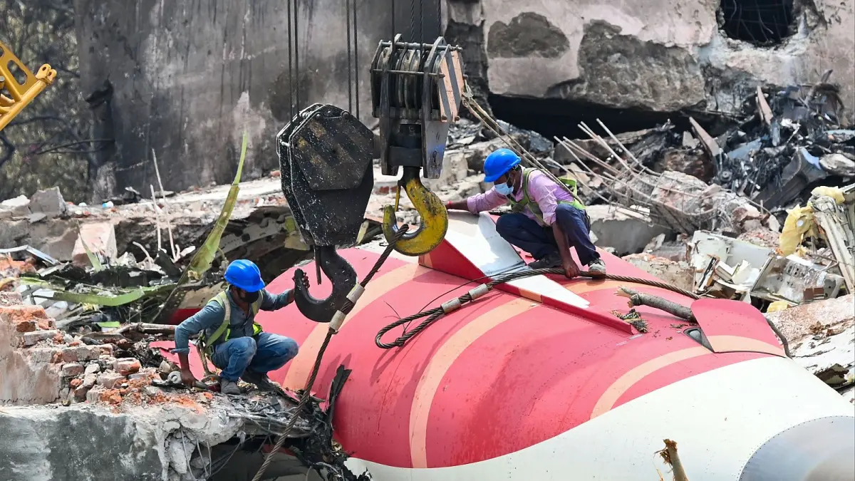 India analiza memoria de una caja negra del avión accidentado para reconstruir siniestro