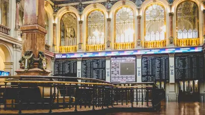 Las bolsas europeas mantienen la mesura en espera de la respuesta de Irán tras ataque EEUU