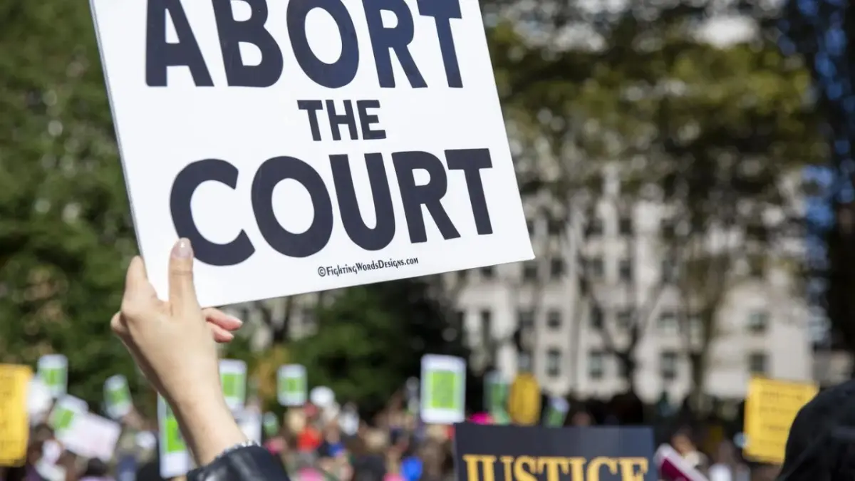 Supremo de EEUU permite a estados quitar fondos a mayor red de salud reproductiva del país