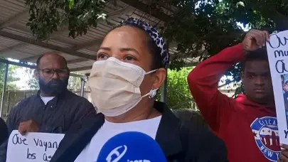 Exigen justicia familiares de joven asesinado tras salir de una gallera en Santiago