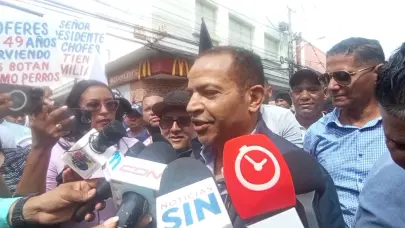 Paro de choferes deja varados a pasajeros en Santiago; transportistas exigen exclusión del nuevo modelo de transporte