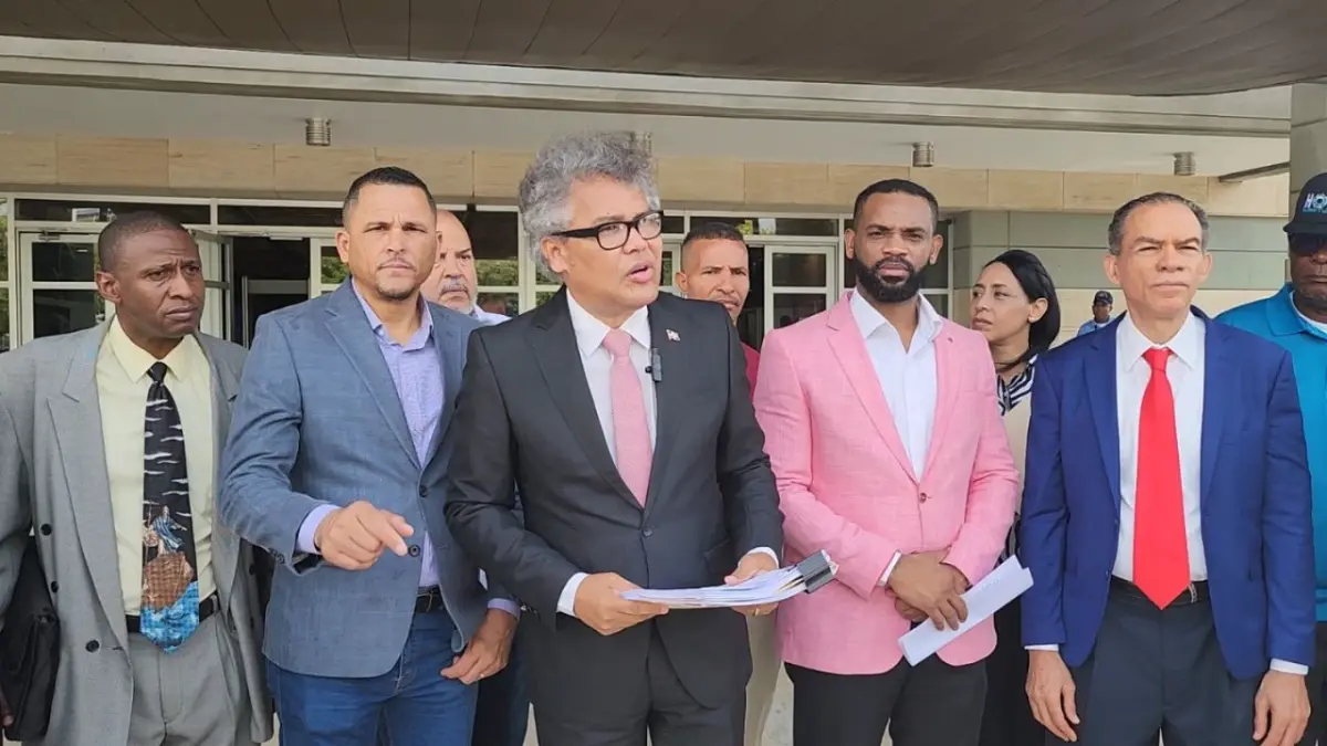 Carlos Peña solicita al PRM, PLD y FP explicar en qué han gastado RD$300 millones recibidos en 2025