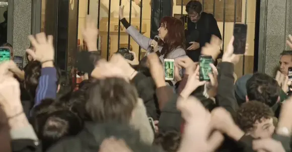 Cristina Fernández advierte que estar presa es un certificado de dignidad y dice ser una fusilada que vive