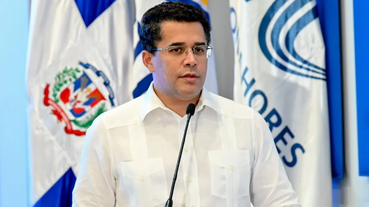 David Collado anuncia entrega del nuevo malecón de Haina esta semana