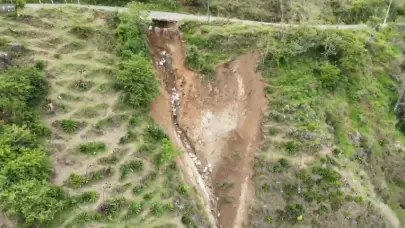 Preocupaci&oacute;n por derrumbe en carretera hacia R&iacute;o Grande en Constanza