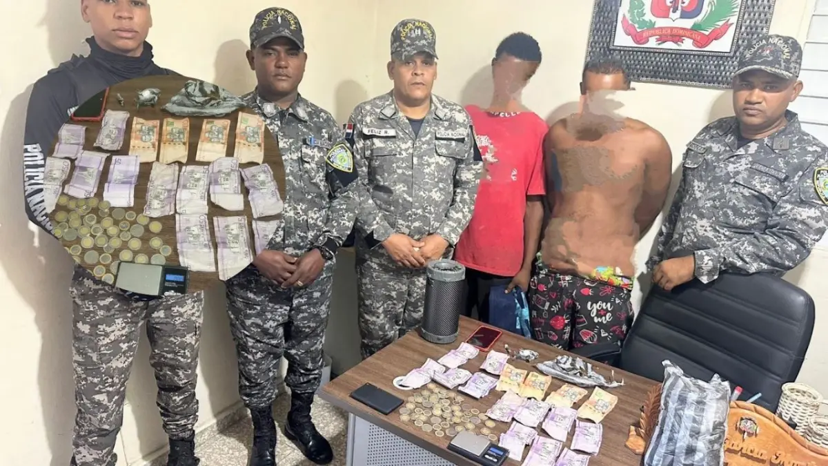 Policía Nacional detiene presunto microtraficante y decomisa drogas y objetos ilícitos en Barahona