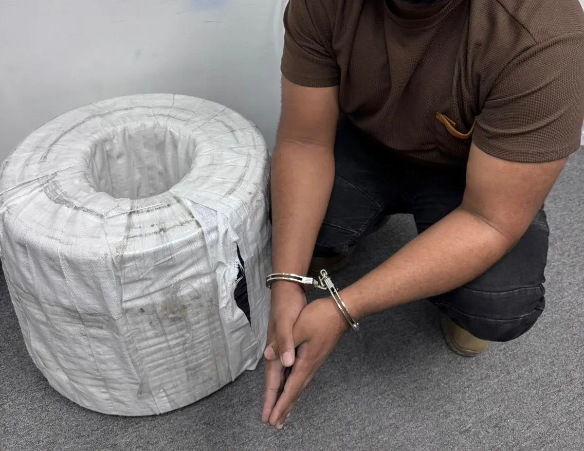 Policía Nacional arresta a hombre por robo de cables eléctricos de Edeeste