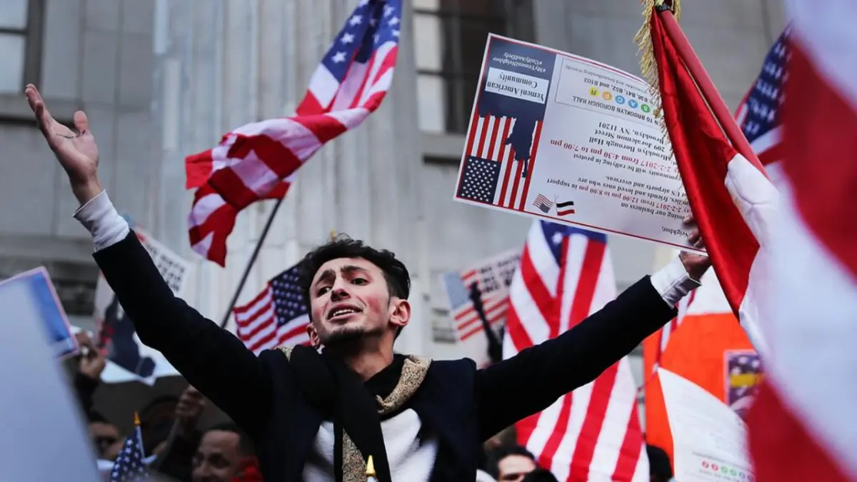 EE.UU. pausa redadas de migrantes en algunos sectores de trabajo