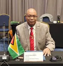 Disparan contra la residencia familiar del ministro de Obras Públicas de Guyana