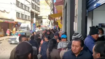 Escasez de pollo y aceite lleva a largas filas y agresiones en Bolivia