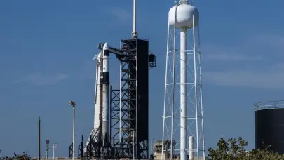 Musk recula y no dar&aacute; de baja a la c&aacute;psula espacial Dragon