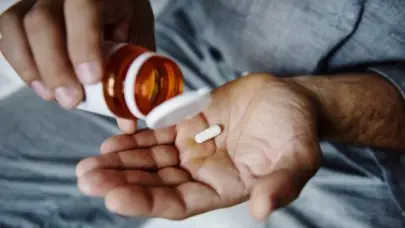 Descubren un fármaco que mejora la tolerancia del cuerpo a los implantes protésicos