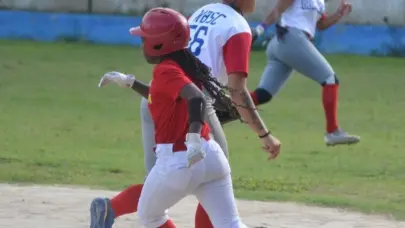 RD inicia frente a Brasil el Campeonato Panamericano de softbol superior femenino