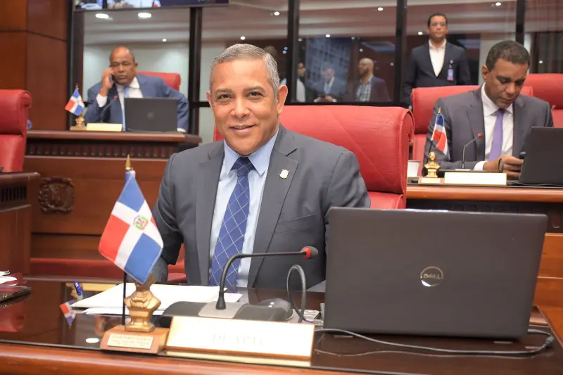 Senador Franklin Romero propone incluir dispositivos telemáticos en casos de violencia de género en nuevo Código Penal