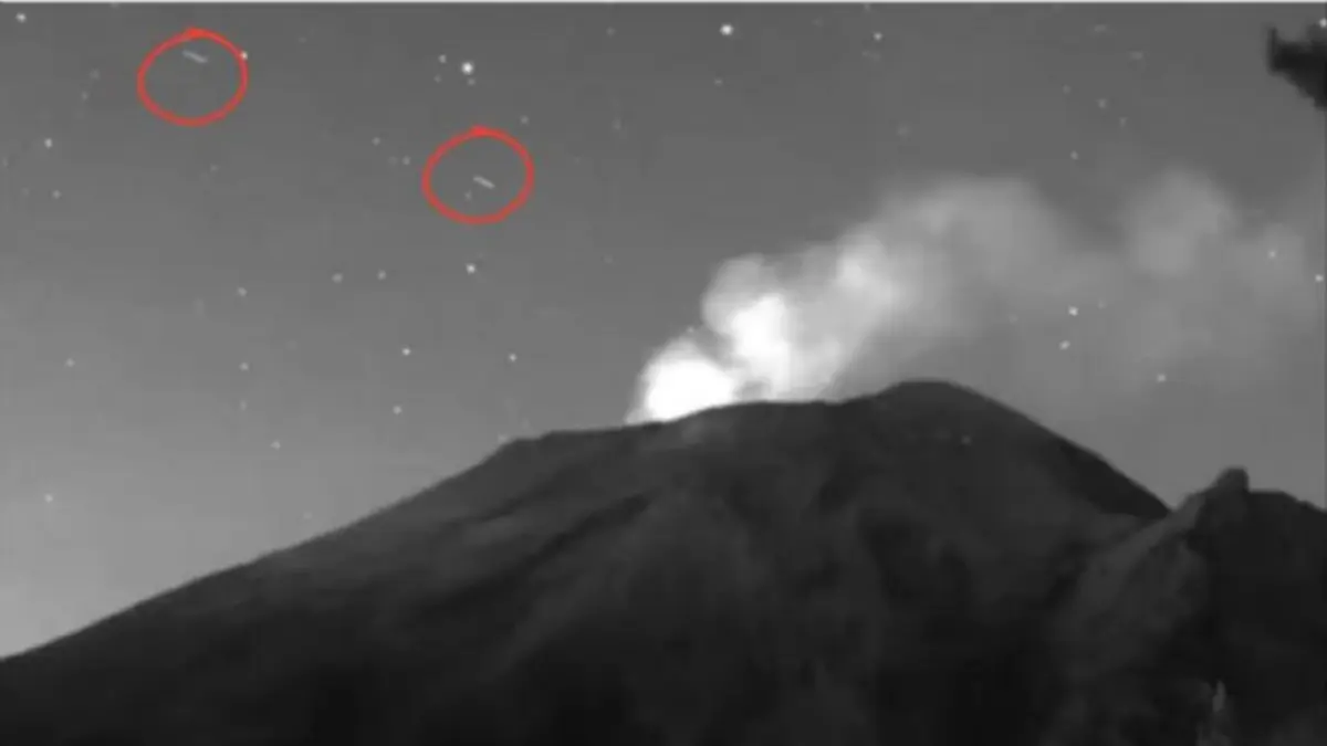Objetos luminosos sobrevuelan el Popocatépetl y generan debate en redes