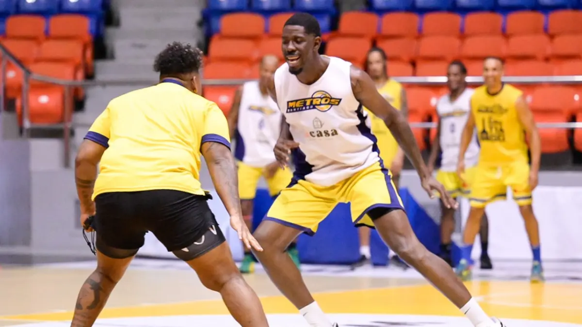 Henry Sims se integra a los Metros, impresiona en su primer entrenamiento