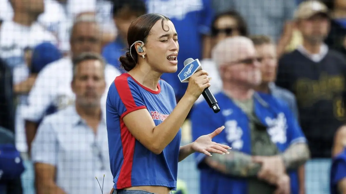 Versión en español del himno de EE. UU. se viraliza como protesta por las redadas migratorias