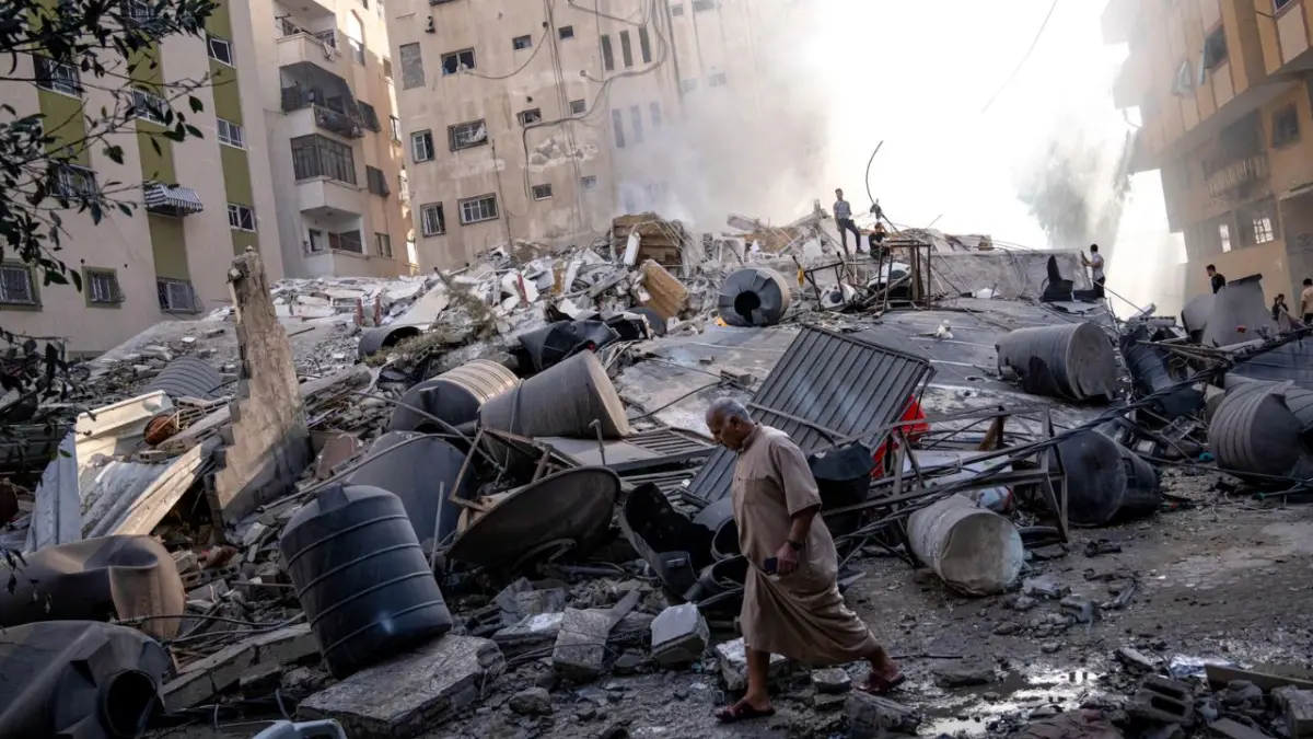 La cifra de muertos en Gaza por fuego israelí supera los 56,100 desde que empezó la guerra