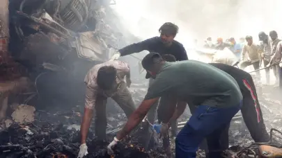 No hay rastro de sobrevivientes del avión siniestrado con 242 pasajeros en la India