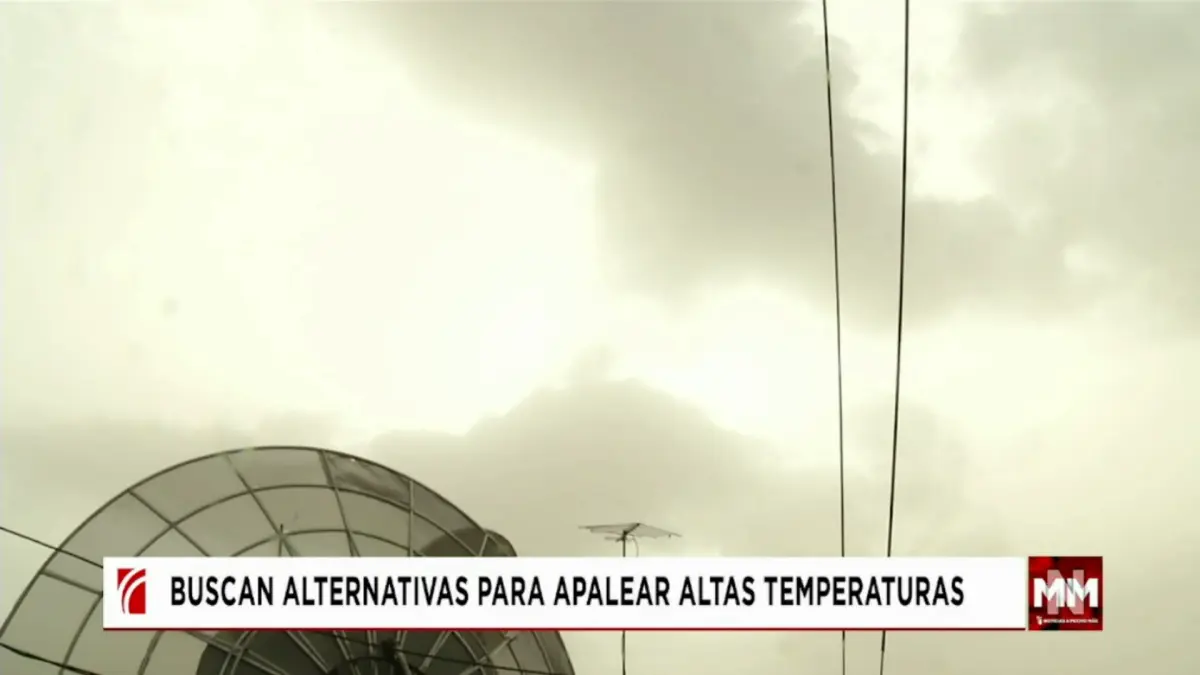 Intenso calor en la República Dominicana lleva a la población a buscar alivio al aire libre