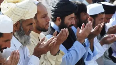 El cristianismo predomina en el mundo, pero crecen el islam y los no creyentes