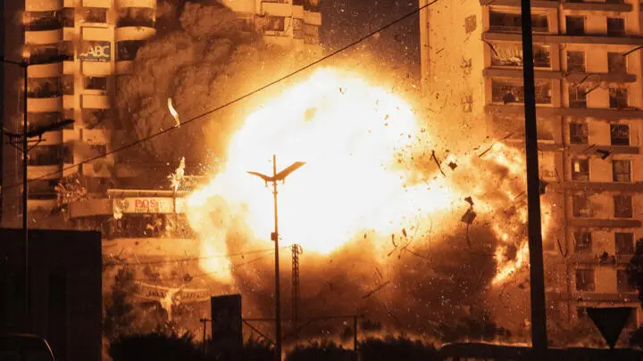 Israel bombardea de nuevo Teherán y emite orden de evacuación en el oeste del país