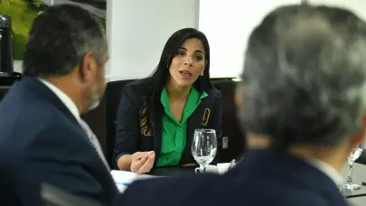 JCE presenta avances de la nueva cédula a Cámara Americana de Comercio